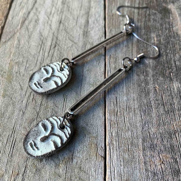 Women's Earrings. - Picture 5 of 5